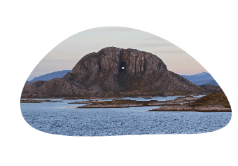 Landskapsbilde av Torghatten. Fotograf: Arvid Høidahl